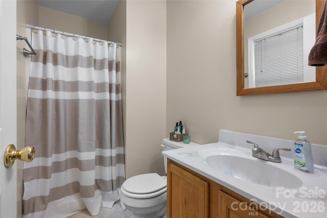 125 Round Mountain Road, Brevard, NC 28747