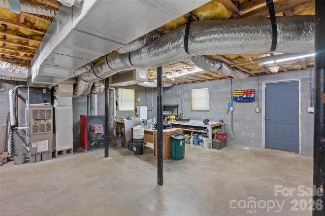 125 Round Mountain Road, Brevard, NC 28747