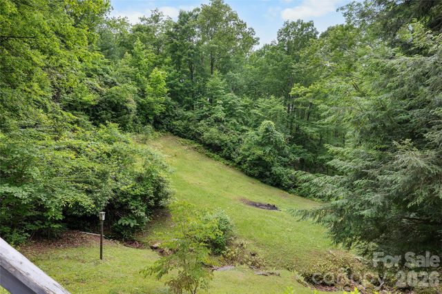125 Round Mountain Road, Brevard, NC 28747