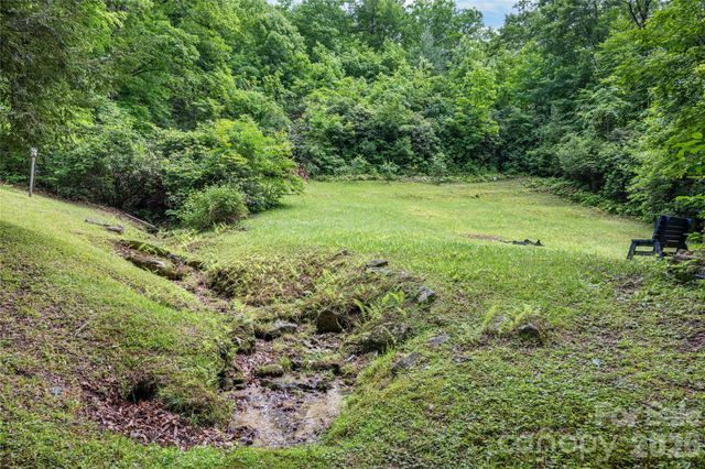 125 Round Mountain Road, Brevard, NC 28747