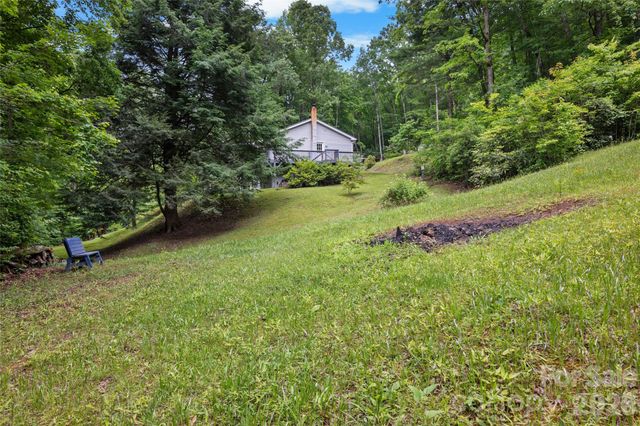 125 Round Mountain Road, Brevard, NC 28747