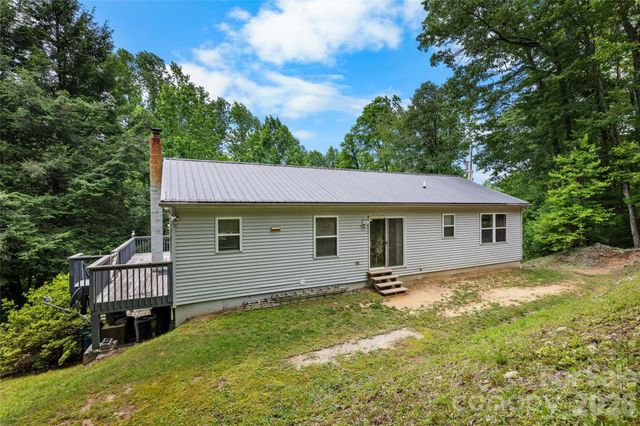 125 Round Mountain Road, Brevard, NC 28747