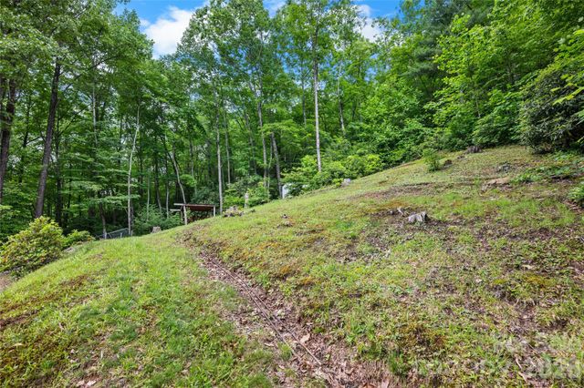 125 Round Mountain Road, Brevard, NC 28747
