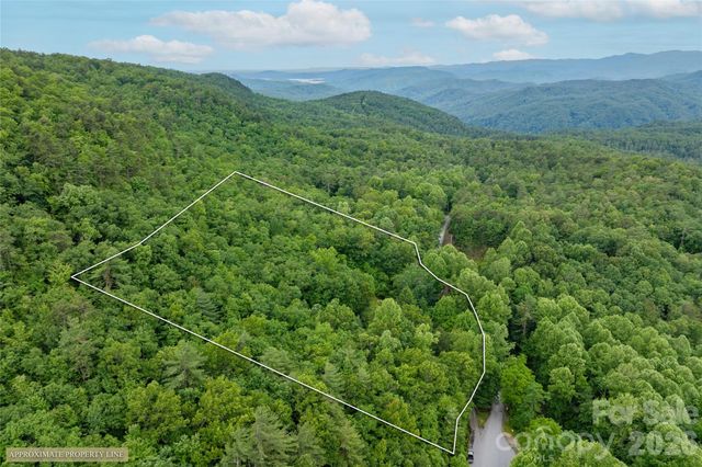 125 Round Mountain Road, Brevard, NC 28747