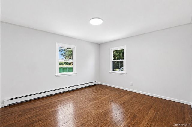 725 Peconic Lane, Peconic, NY 11958