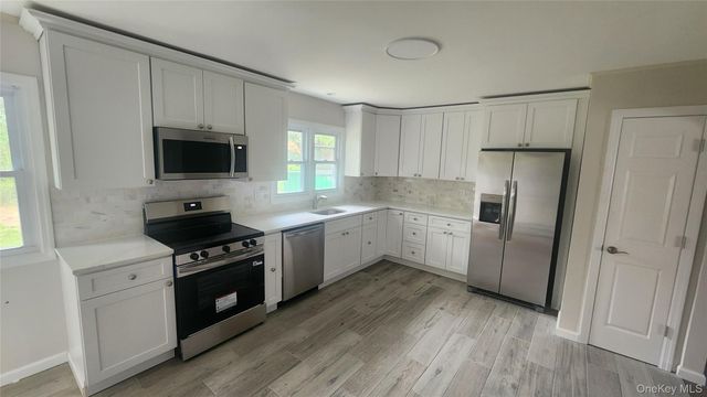 725 Peconic Lane, Peconic, NY 11958