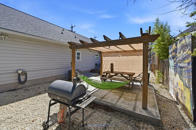 419 N HACKBERRY ST, San Antonio, TX 78202