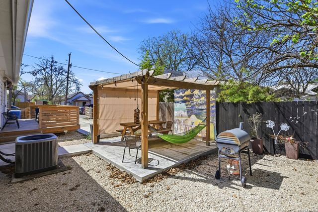 419 N HACKBERRY ST, San Antonio, TX 78202