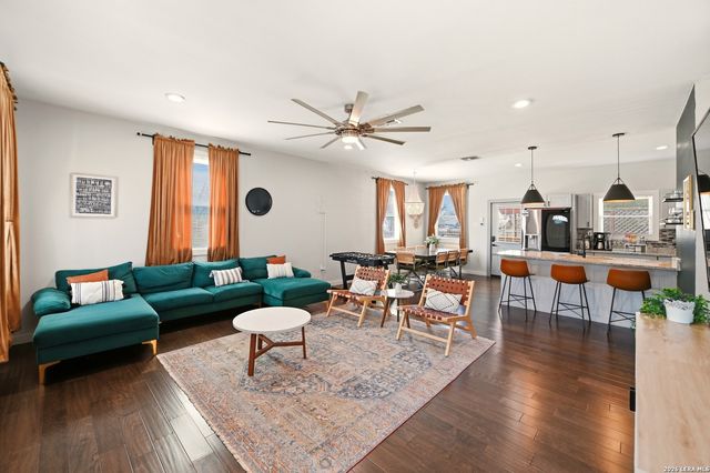 419 N HACKBERRY ST, San Antonio, TX 78202