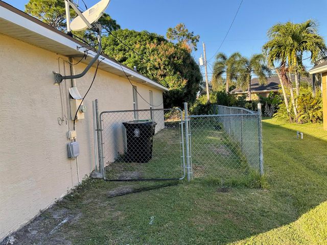1029 SW Goodman Avenue, Port St Lucie, FL 34953