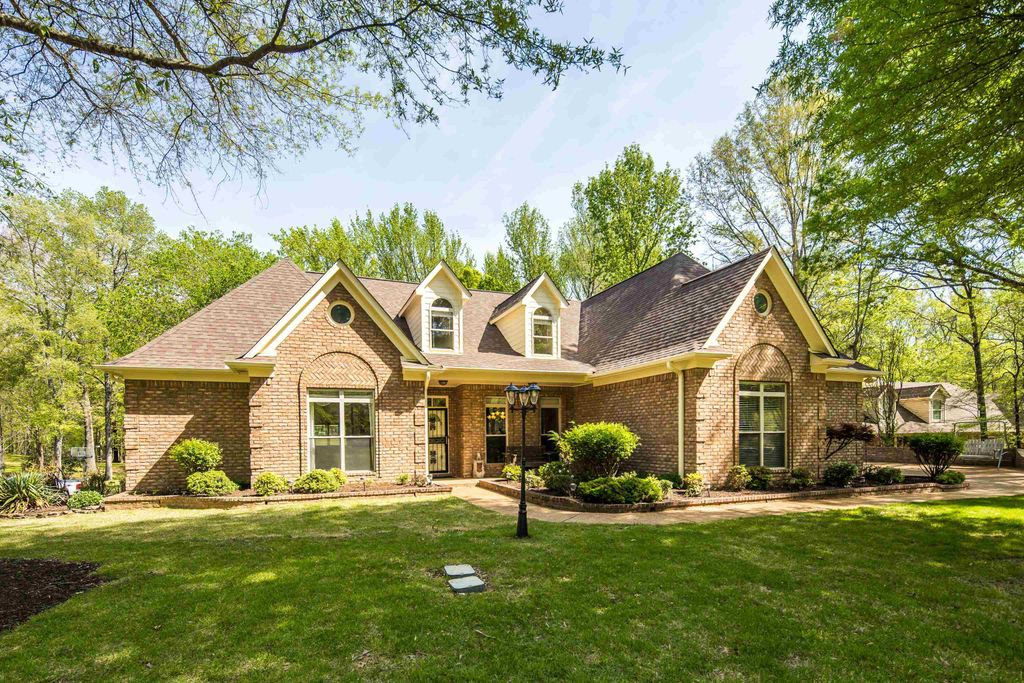 245 FOREST GLADE CV, Eads, TN 38028