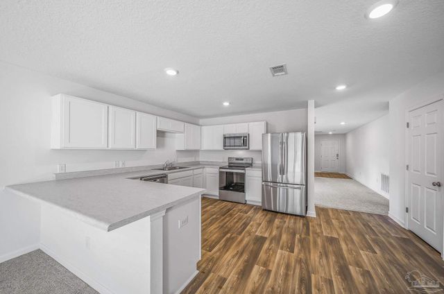 8739 Schooner Ln, Pensacola, FL 32507