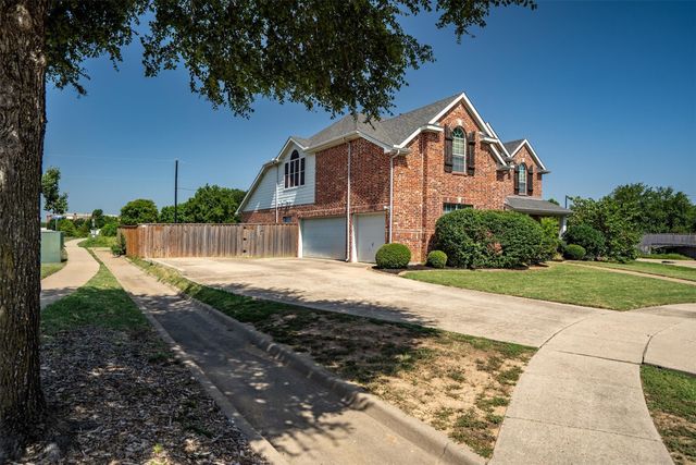 3701 Emerald Park Court, Corinth, TX 76208