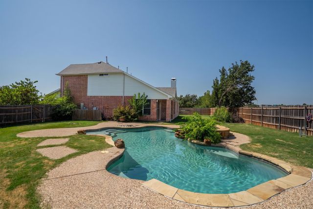 3701 Emerald Park Court, Corinth, TX 76208