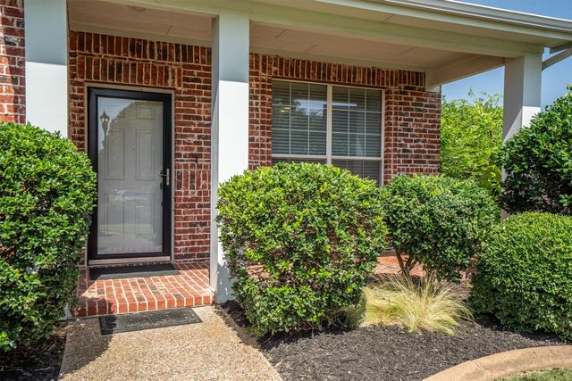 3701 Emerald Park Court, Corinth, TX 76208