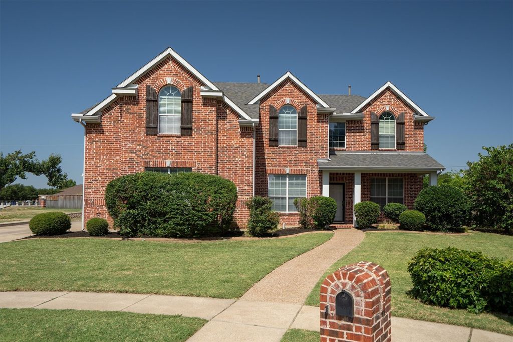 3701 Emerald Park Court, Corinth, TX 76208