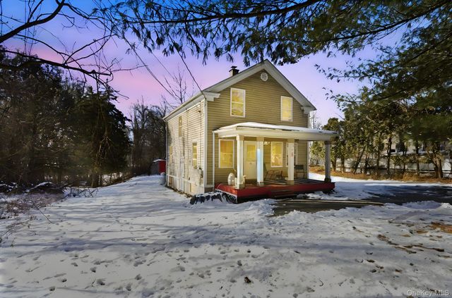 85 Sunset Avenue, Poughkeepsie, NY 12601