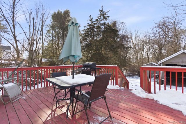 85 Sunset Avenue, Poughkeepsie, NY 12601