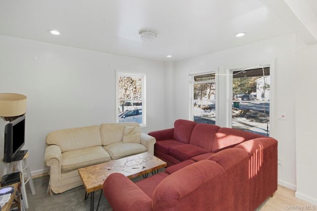 85 Sunset Avenue, Poughkeepsie, NY 12601