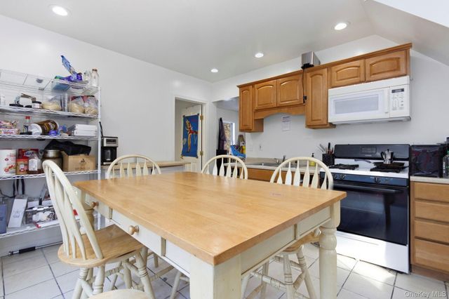 85 Sunset Avenue, Poughkeepsie, NY 12601