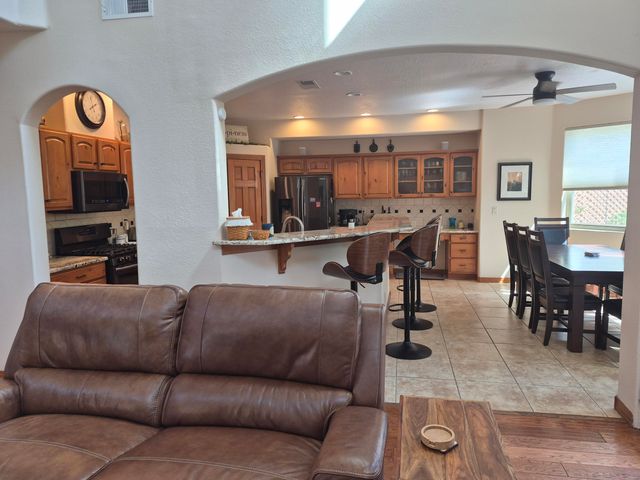 8412 Desert Sunrise Road NE, Albuquerque, NM 87122