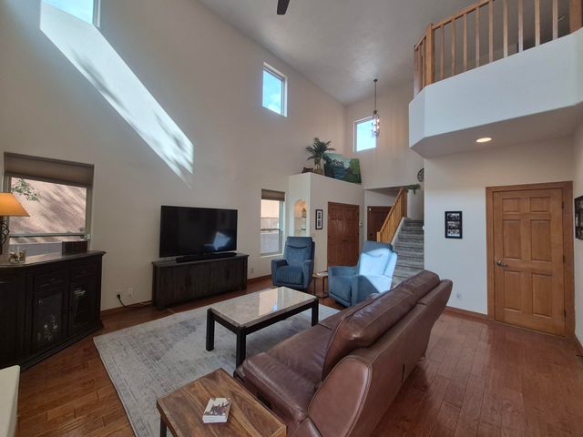 8412 Desert Sunrise Road NE, Albuquerque, NM 87122
