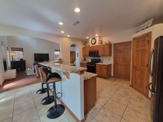 8412 Desert Sunrise Road NE, Albuquerque, NM 87122