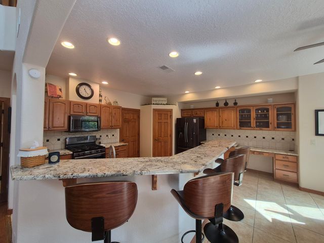 8412 Desert Sunrise Road NE, Albuquerque, NM 87122
