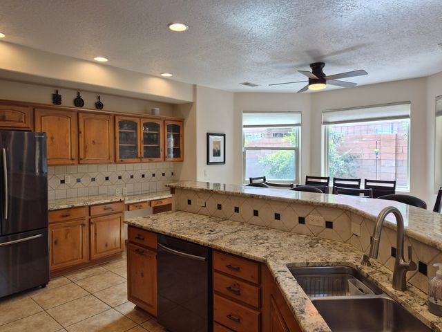 8412 Desert Sunrise Road NE, Albuquerque, NM 87122
