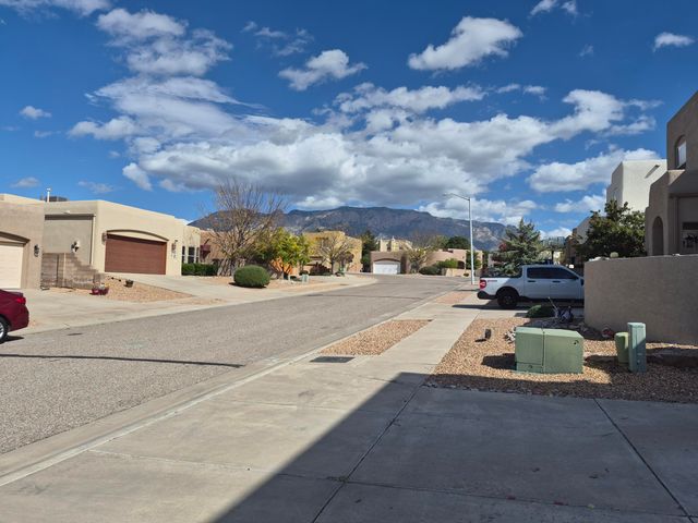 8412 Desert Sunrise Road NE, Albuquerque, NM 87122