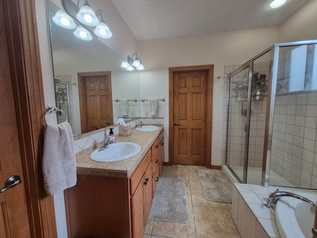 8412 Desert Sunrise Road NE, Albuquerque, NM 87122