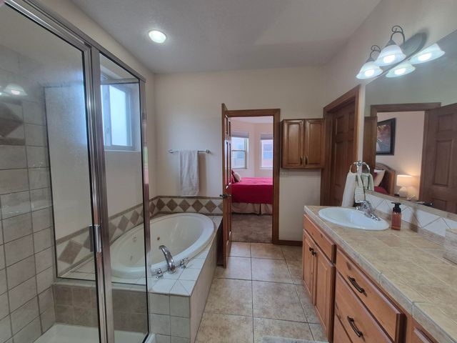 8412 Desert Sunrise Road NE, Albuquerque, NM 87122