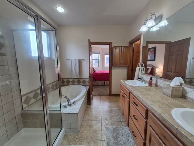 8412 Desert Sunrise Road NE, Albuquerque, NM 87122