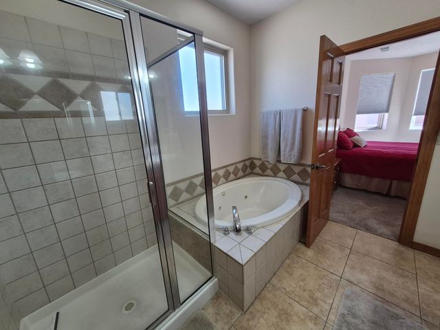 8412 Desert Sunrise Road NE, Albuquerque, NM 87122