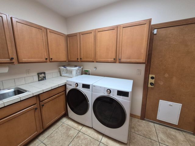 8412 Desert Sunrise Road NE, Albuquerque, NM 87122