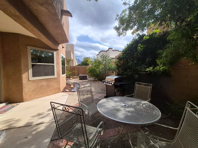 8412 Desert Sunrise Road NE, Albuquerque, NM 87122