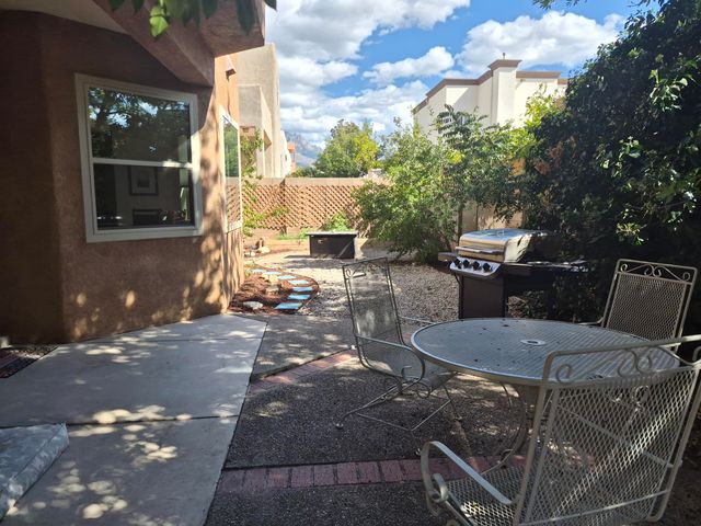 8412 Desert Sunrise Road NE, Albuquerque, NM 87122