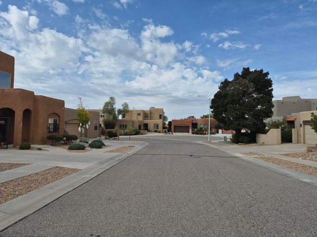 8412 Desert Sunrise Road NE, Albuquerque, NM 87122