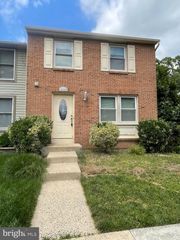 14126 RED RIVER DR, Centreville, VA 20121