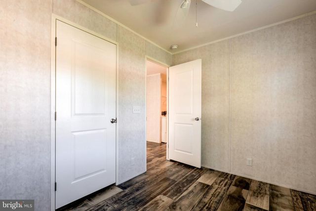 75 LOBIN RD, East Earl, PA 17519