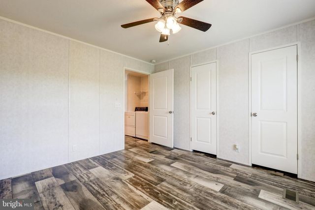 75 LOBIN RD, East Earl, PA 17519