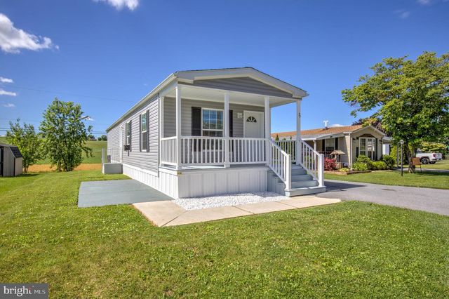 75 LOBIN RD, East Earl, PA 17519