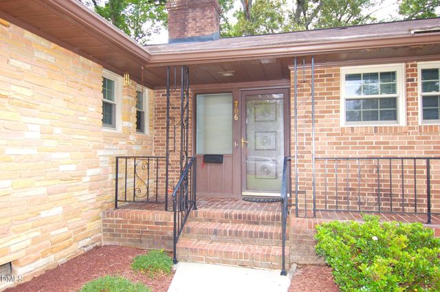 706 Smedes Place, Raleigh, NC 27605