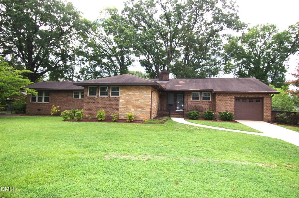 706 Smedes Place, Raleigh, NC 27605