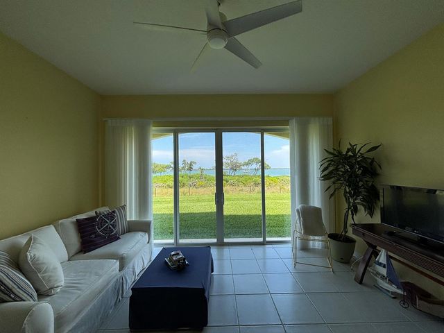 29 Harbour Isle W 102, Fort Pierce, FL 34949
