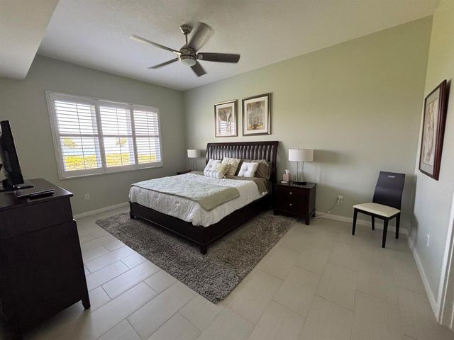 29 Harbour Isle W 102, Fort Pierce, FL 34949