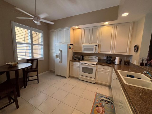 29 Harbour Isle W 102, Fort Pierce, FL 34949