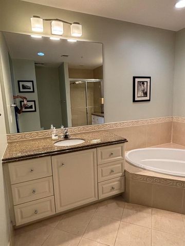 29 Harbour Isle W 102, Fort Pierce, FL 34949