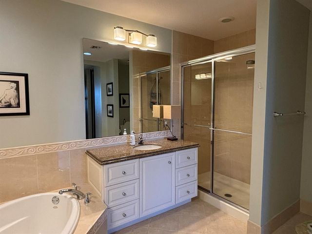 29 Harbour Isle W 102, Fort Pierce, FL 34949