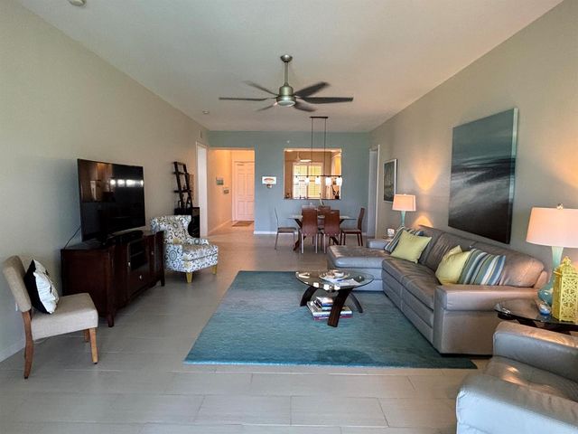 29 Harbour Isle W 102, Fort Pierce, FL 34949